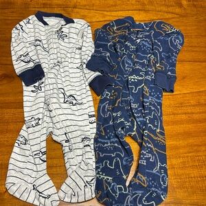 Footed 2 way zip sleep and play